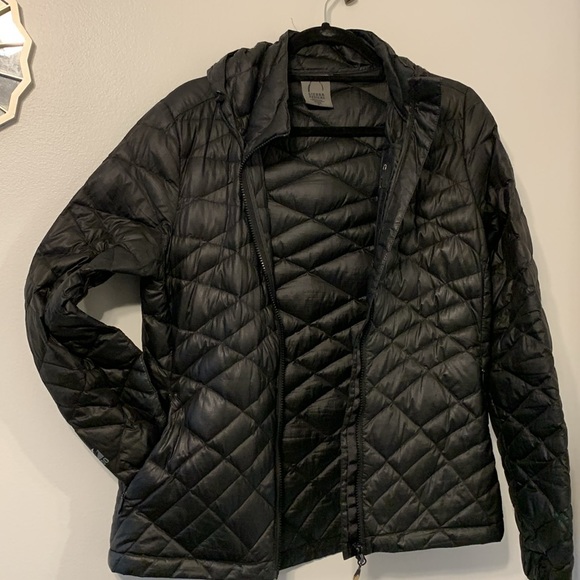 Down Fitted Hooded Puffer Jacket - Picture 8 of 8